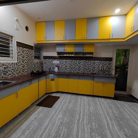 Yellow House Apartment Mysore Exterior photo